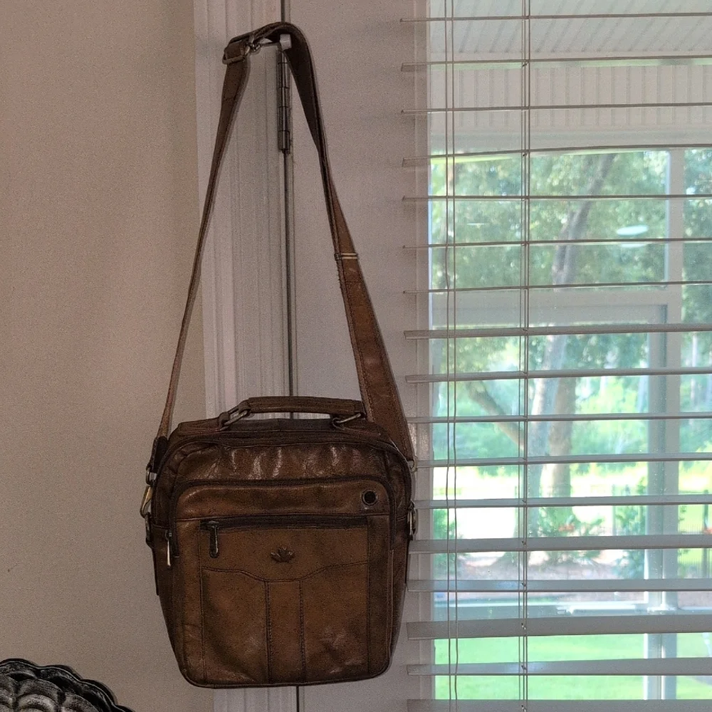 World Korea Brown Leather Messenger Bag for Men
